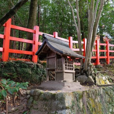 Shisen-do (Kyoto), Small Setsumatsusha pavilion at Hachida-jinja shrine