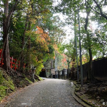 Shisen-do (Kyoto), An alley at Hachida-jinja shrine