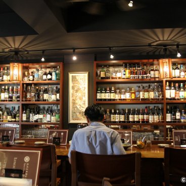 Spice Curry Shinkai (Toranomon, Tokyo), Whiskey bar