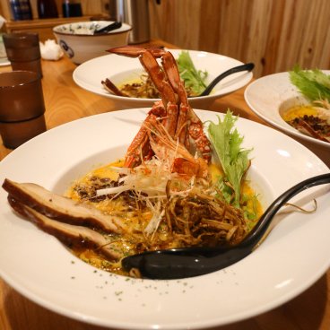 Ramen Toride Kenkyujo (Sasebo), Ramen noodles topped with pork and shrimps