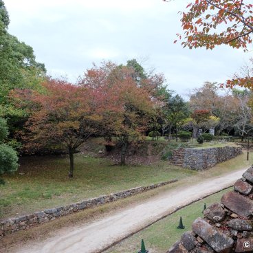 Sumoto Castle (Awaji), Ruins and stone walls in autumn 2