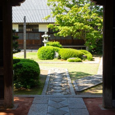 Genko-an (Kyoto), View on the temple's grounds from the main gate