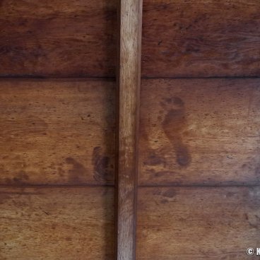 Genko-an (Kyoto), Blood ceiling with footprints in the temple's main pavilion