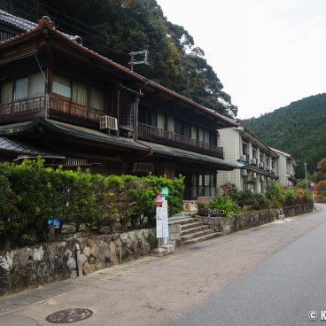 Kawayu Onsen Fujiya (Kumano Kodo), View on the thermal village 2