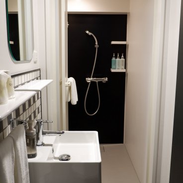 Hotel Tavinos Asakusa (Tokyo), Bathroom of the Hollywood Twin Room