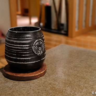 Kani Doraku Kyoto Honten (Kyoto), Tableware with crab pattern