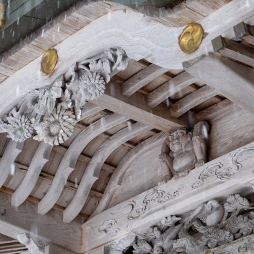 Miyama (Kayabuki no Sato), Details of wood carvings at Chii Hachiman-jinja shrine