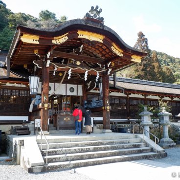 Matsunoo Taisha (Kyoto), Chumon gate facing the shrine's main pavilion
