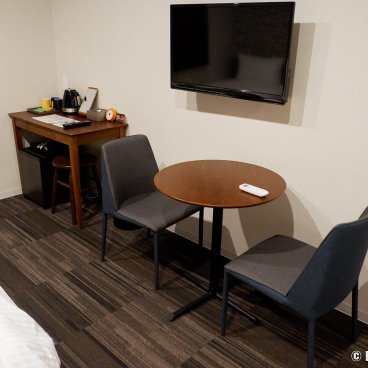 M's Hotel Gojo Naginatagiri (Kyoto), Lounge area in the triple room