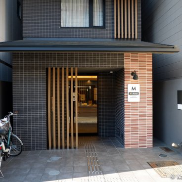 M's Hotel Gojo Naginatagiri (Kyoto), Entrance of the hotel