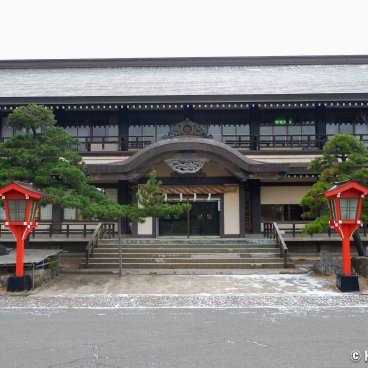 Takayama Inari-jinja (Aomori), Reception hall at the entrance of the grounds