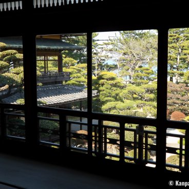Hinjitsukan (Ise), View on the Japanese garden and Ise Bay from the 2nd floor