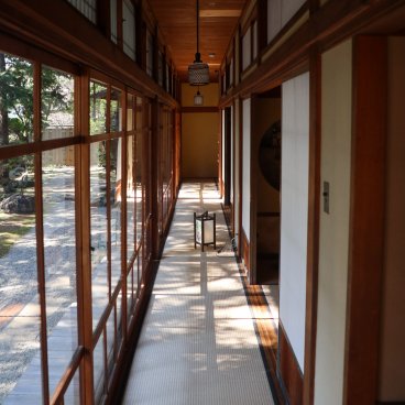 Hinjitsukan (Ise), Engawa covered corridor and tatami floor