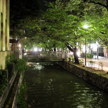 Kiyamachi-dori (Kyoto), Night view on Takase Canal in summer
