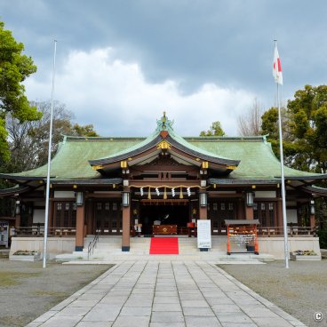Osaka Gokoku-jinja, Worshipping pavilion Haiden