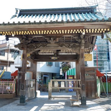 Oji (Tokyo), Secondary entrance to Oji Inari-jinja shrine