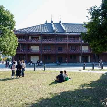 Akarenga Soko Warehouse (Yokohama), Park and view on the red bricks building N°2