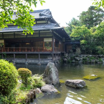Yusentei Park (Fukuoka), View on the main building from the garden