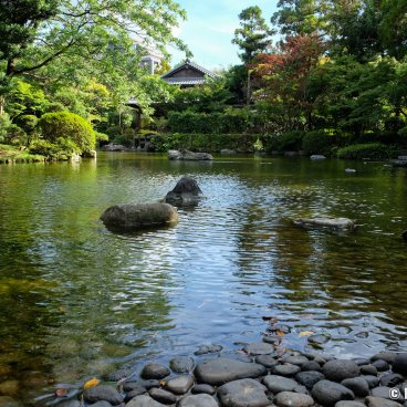 Yusentei Park (Fukuoka), View on the pond in summer 2