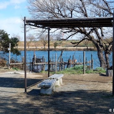 Katsushika (Tokyo), Boarding pier for the boat crossing the Edo-gawa in winter