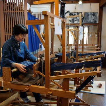 Kurayoshi (Tottori), Kasuri weaving loom at Furusato workshop