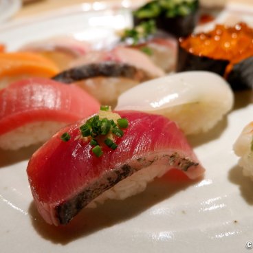 Sushidokoro Ginza Fukusuke Sunshine 60 (Tokyo), Set of nigiri sushi and gunkan-maki