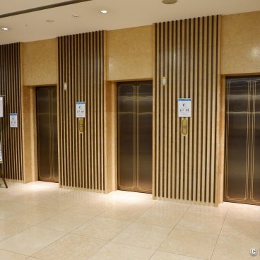 Mitsui Garden Hotel Hiroshima, The hotel's elevators