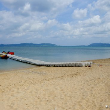 Fusaki Beach (Ishigaki), Floating pier for water activities