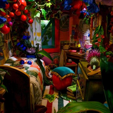 Ghibli Park (Nagoya), Setting from The House Below and The Little People's Garden in the Grand Warehouse