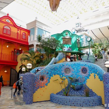 Ghibli Park (Nagoya), Central stairway decorated with mosaic in the Grand Warehouse