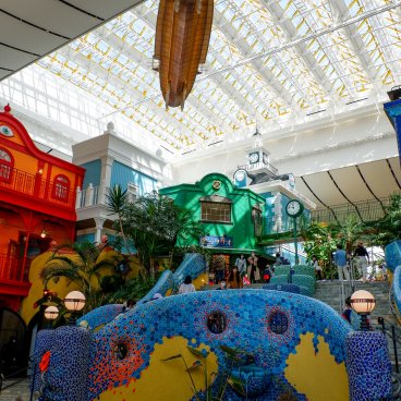 Ghibli Park (Nagoya), Central stairway decorated with mosaic in the Grand Warehouse 2