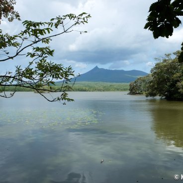 Onuma Park (Hokkaido), View on Lake Onuma and Mount Komagatake