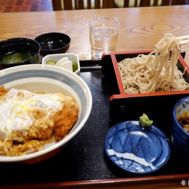Set menu with cold zaru-soba udon noodles and Katsudon donburi (rice and Tonkatsu breaded pork cutlet)
