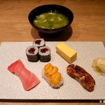 Otaru Masazushi Ginza (Tokyo), Plate with various sushis and makis with miso soup