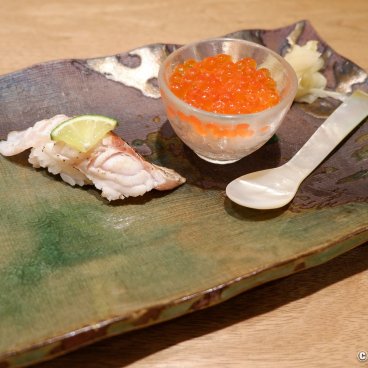 Otaru Masazushi Ginza (Tokyo), Cooked sushi and salmon eggs