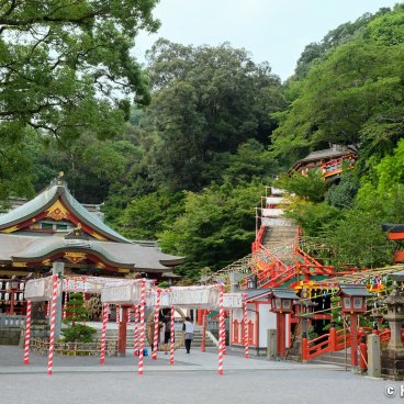 Yutoku Inari-jinja (Kashima, Saga), Plaza behind Romon gate