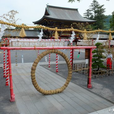 Yutoku Inari-jinja (Kashima, Saga), Grass ring set for the Chinowa Kuguri of Obon in mid-August
