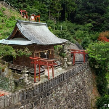 Yutoku Inari-jinja (Kashima, Saga), Iwamoto shrine