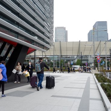 Yaesu (Tokyo), Yanmar Tokyo's building and Tokyo Station