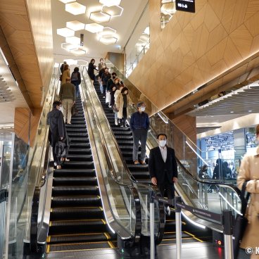 Yaesu (Tokyo), Escalators in Tokyo Midtown Yaesu