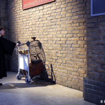 The Making of Harry Potter - Warner Bros. Studio Tour Tokyo, Platform 9 ¾ 2