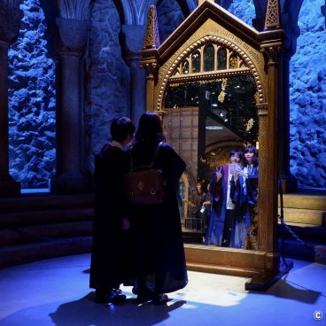 The Making of Harry Potter - Warner Bros. Studio Tour Tokyo, Pictures in front of a magic mirror