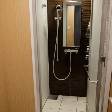 First Cabin Kansai Airport (Osaka), Individual shower in the shared bathroom