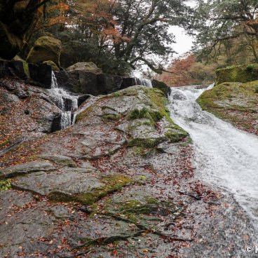 Kikuchi Gorge (Kumamoto), View on Yonjusanman-no-taki waterfall at the end of autumn