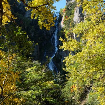 Daisetsuzan (Hokkaido), Ginga no Taki and Ryusei no Taki in autumn