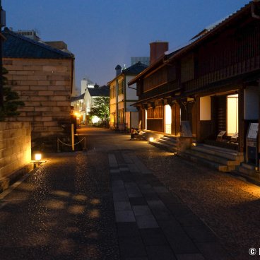 Dejima (Nagasaki), Night view on a street of the old foreign settlement