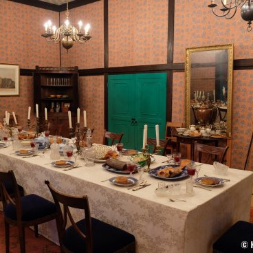 Dejima (Nagasaki), Banquet room in the Chief Factor's Residence (Dutch Captain)