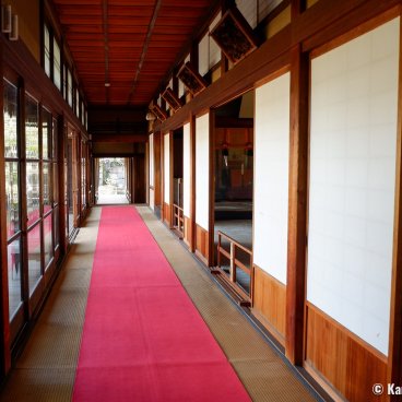 Shibamata (Katsushika, Tokyo), Covered passageway inside Taishakuten Temple