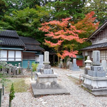 Wakura Onsen, Hongyo-ji temple grounds