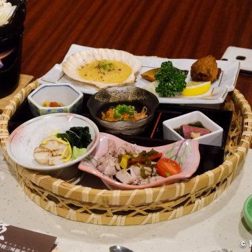 Hirosaki (Aomori), Dinner at the Hirosaki Park Hotel
